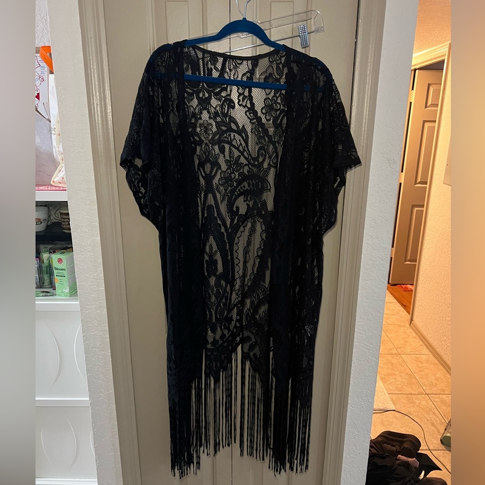 Chic Black Lace Fringe Kimono